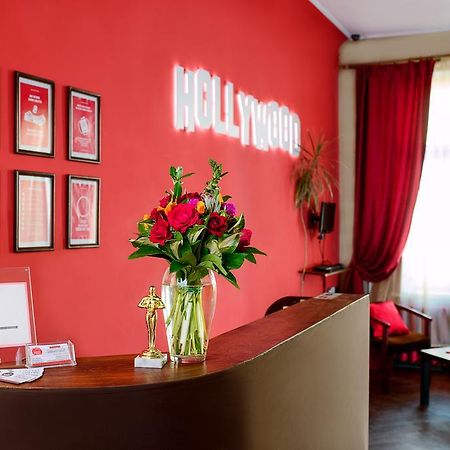 Hollywood Home Hostel Lviv Extérieur photo