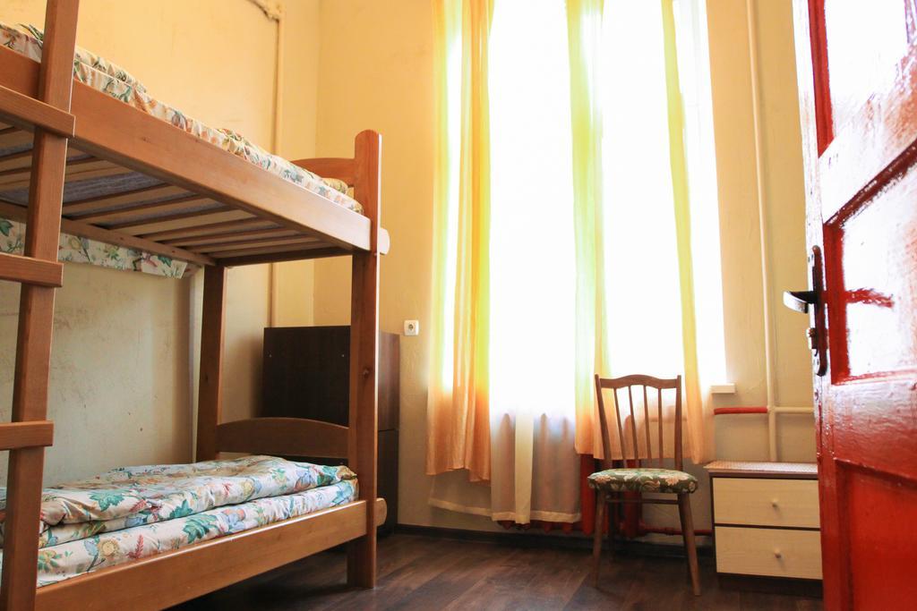 Hollywood Home Hostel Lviv Chambre photo