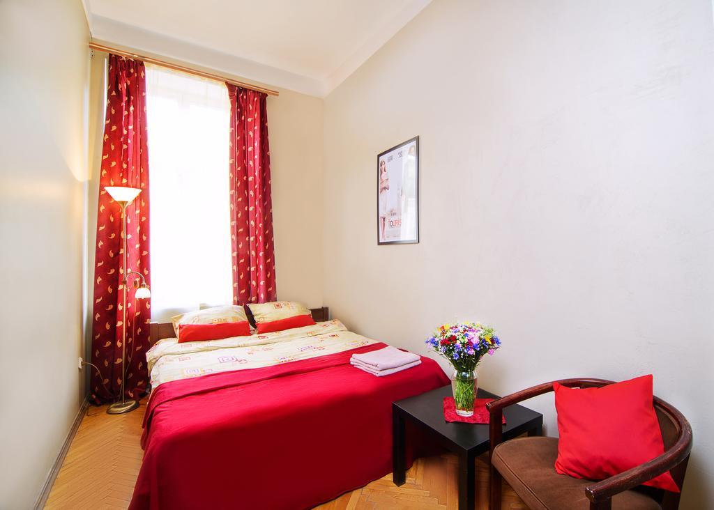 Hollywood Home Hostel Lviv Chambre photo